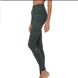 ⭐ SOLD ⭐ Alo Yoga Camo Vapour Leggings